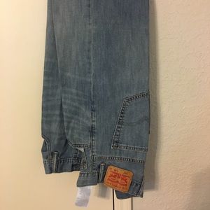 Levi’s 569 jeans